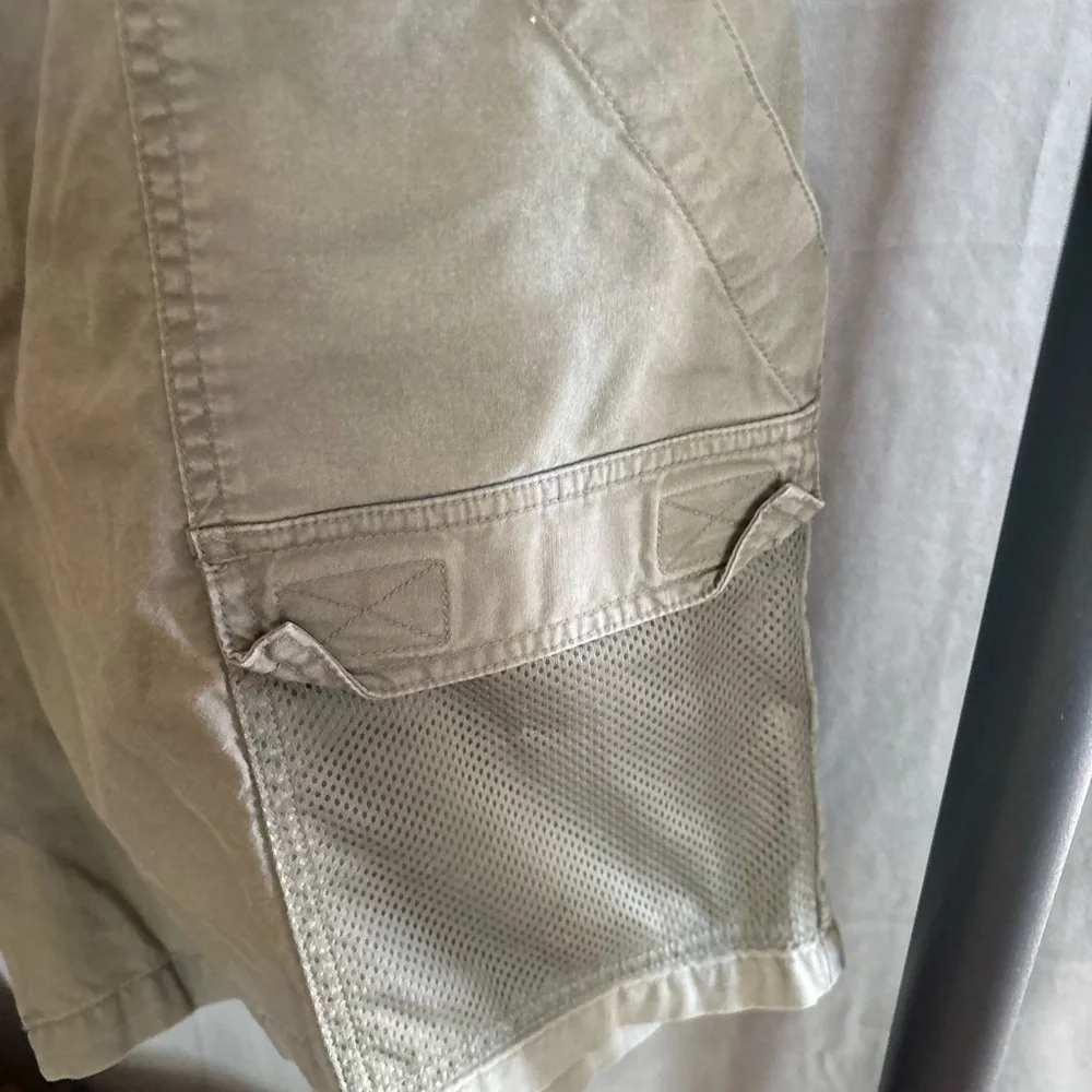 Columbia men’s shorts‎